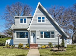 140 Thelma Ave, Merrick, NY 11566