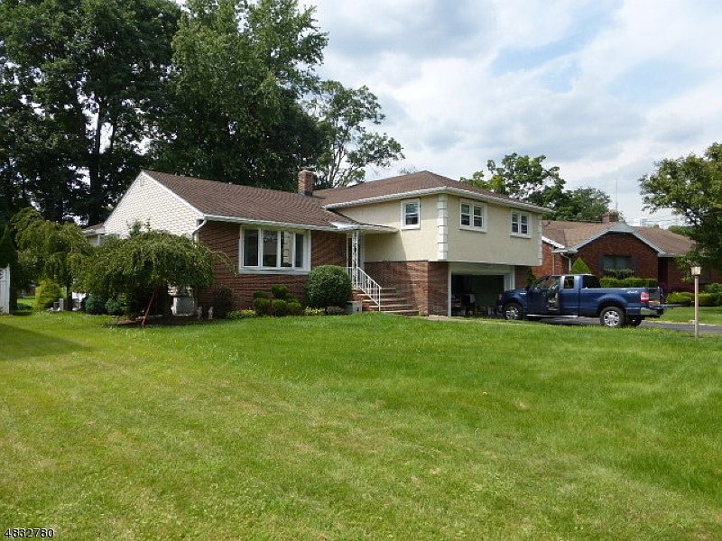 2nd image of 35 Vincent Dr