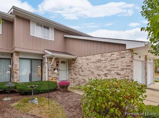 1232 Reading Ct, Wheaton, IL 60189