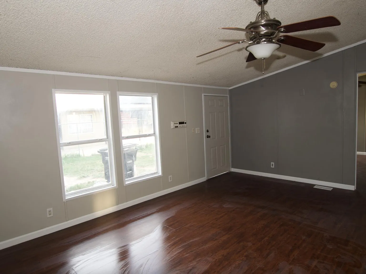 3 bed, 1200 sqft, $1,550 — Photo 4