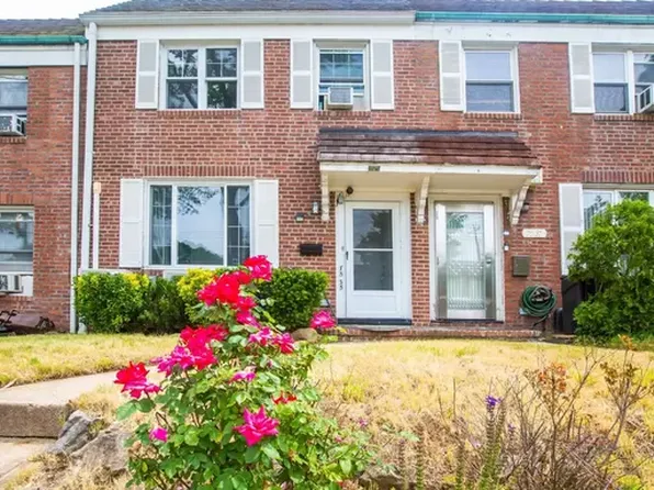 7535 Utopia Pkwy, Flushing, NY 11366