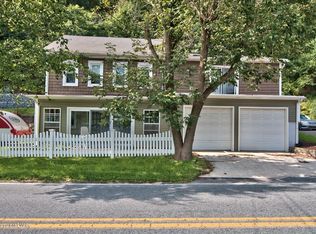 664 Fireline Rd, Palmerton, PA 18071