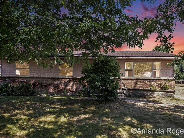 312 Blake St, Sparta, MI 49345