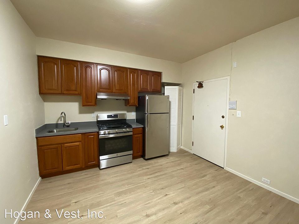 1st image of 841 Clay St APT 2