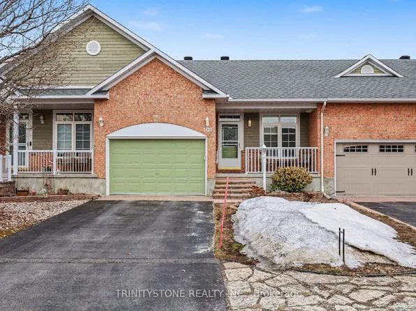101 Sable Run Dr, Ottawa, ON K2S 1W7
