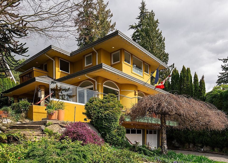 1st image of 2635 Rosebery Ave
