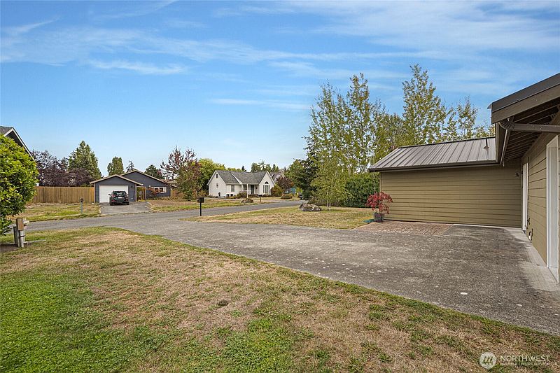 3rd image of 505 Rose Lane