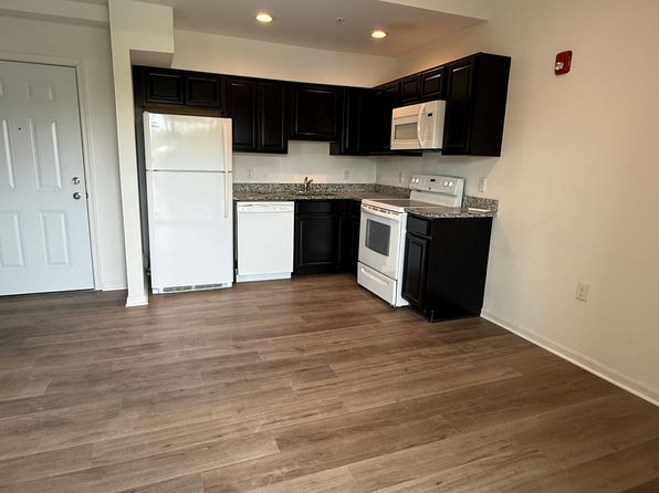 460 Main St #1000-A