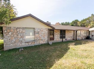 120 Woodhill Rd, Kerrville, TX 78028