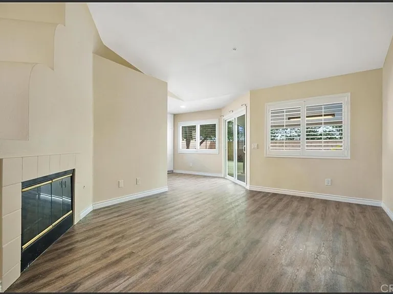 1645 W Victoria St — Photo 9