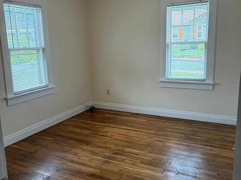 111 Saint Clair Ave — Photo 9