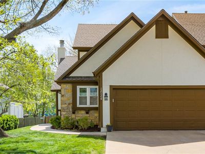 12126 England St, Overland Park, KS, 66213