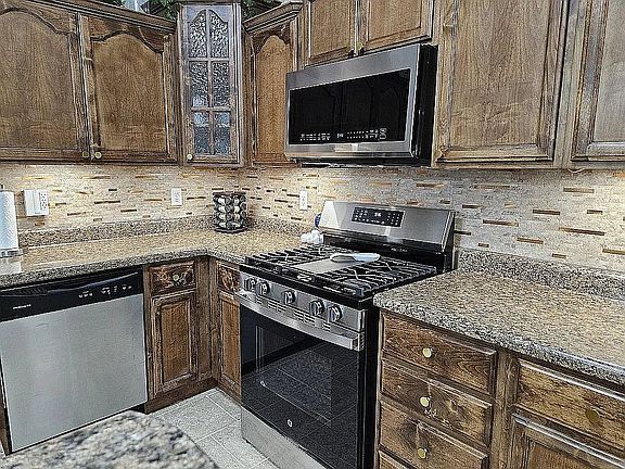 5th image of 14323 Alma Point Dr