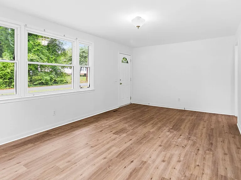 3 Pine Ln — Photo 5