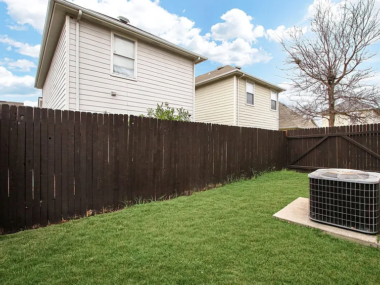 2619 Crown Arbor Dr — Photo 25
