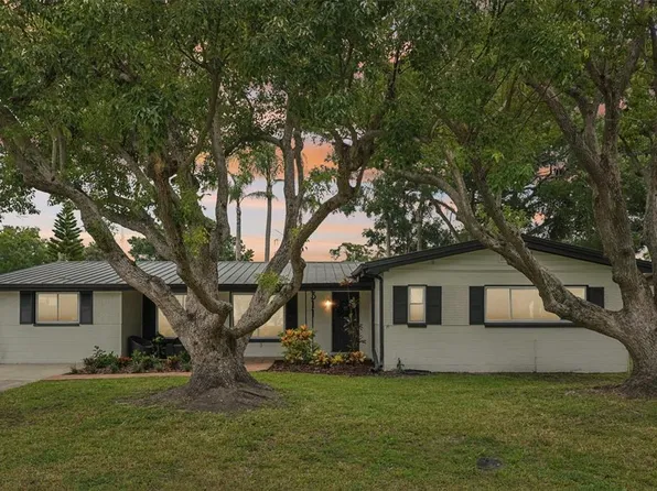 311 Shore Dr E, Oldsmar, FL 34677