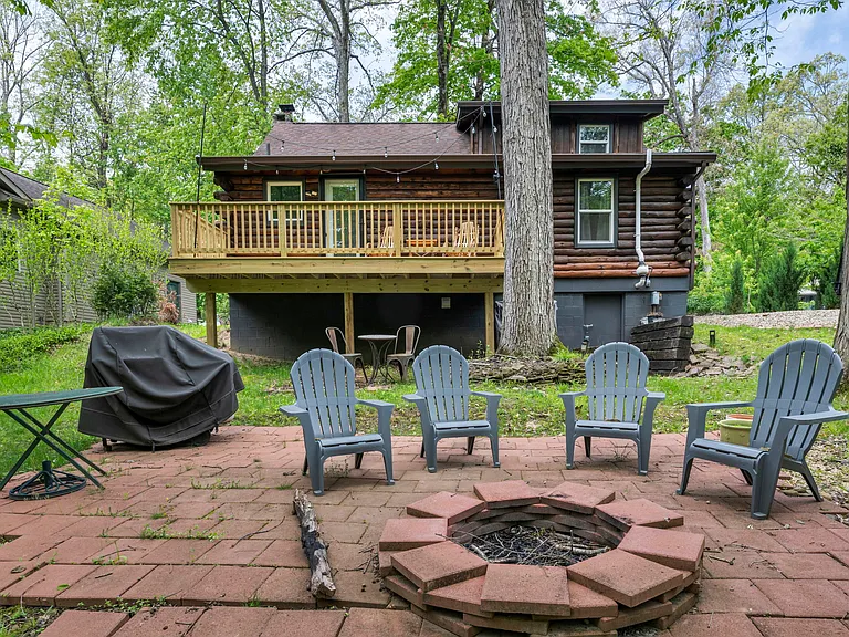 410 Apple Hill Dr N — Photo 24