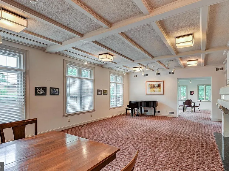 80 Sayre Dr — Photo 29