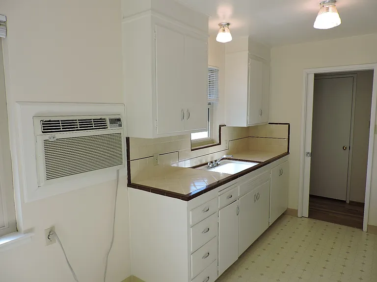 4501 Del Rio Rd #4 — Photo 9