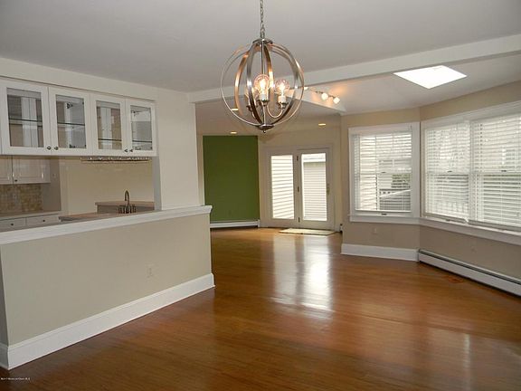 3rd image of 418 Beacon Blvd