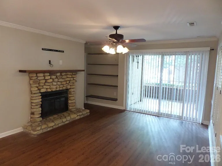 1109 E Morehead St #10 — Photo 4