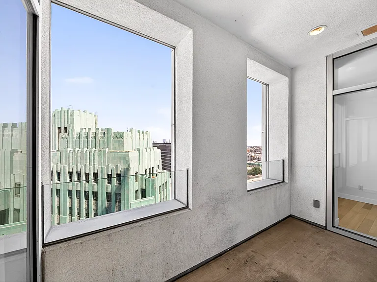 3810 Wilshire Blvd #1405 — Photo 27