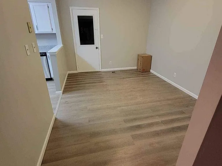 333 NW Millstone Cir #333 — Photo 5