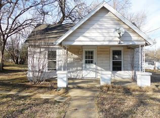 610 W Walnut St, Nevada, MO 64772