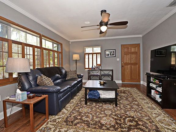 3rd image of 1928 Ferncreek Ave S