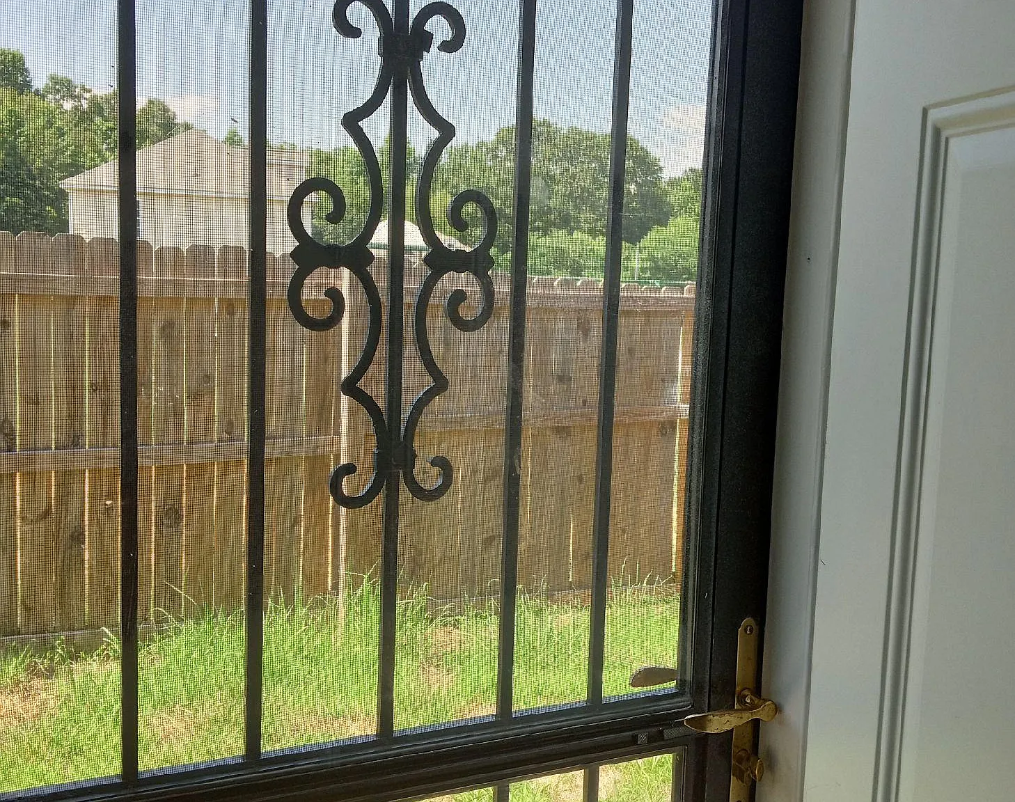 4 bed, 1385 sqft, $1,700 — Photo 4