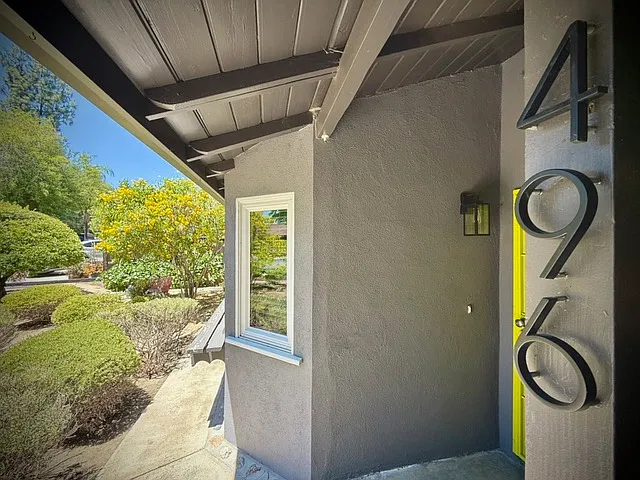 496 Converse Ave — Photo 3