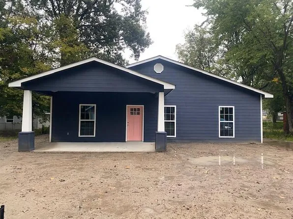 204 S Victoria Ave, Cleveland, MS 38732