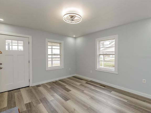 5th image of 164 Elm St