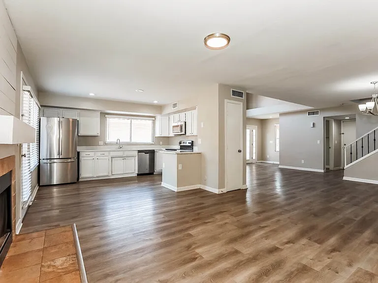 5330 E Fairfield St — Photo 9