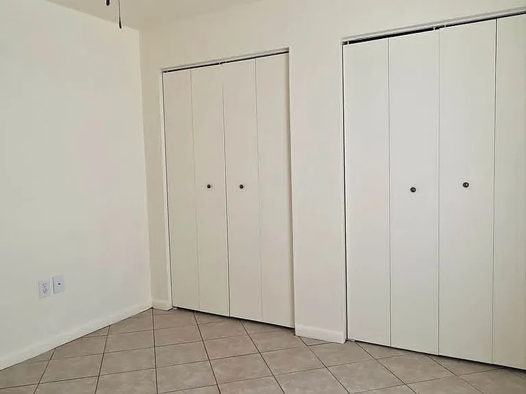 8325 Omaha Cir — Photo 7