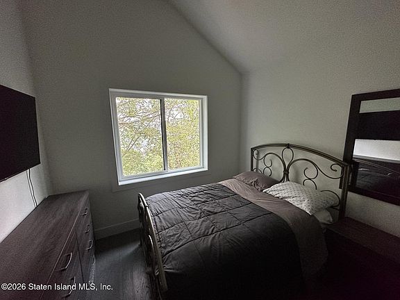 5th image of 33 Ridgefield Ave