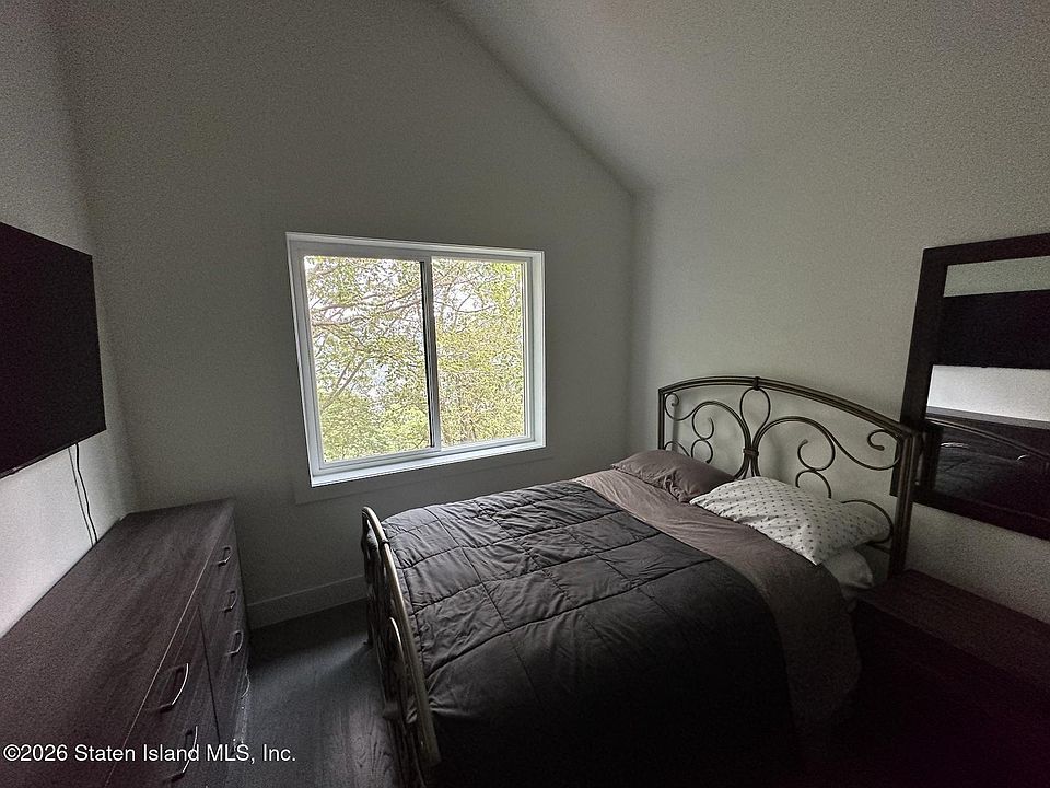 1st image of 33 Ridgefield Ave