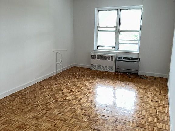 4th image of 16-70 Bell Blvd #311