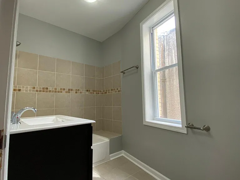 1827 W Fayette St — Photo 8