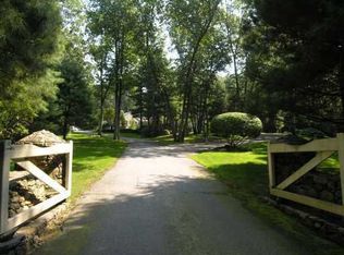 60 Abigail St, Warwick, RI 02818