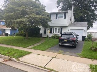 9 Etheridge Dr, Carteret, NJ 07008