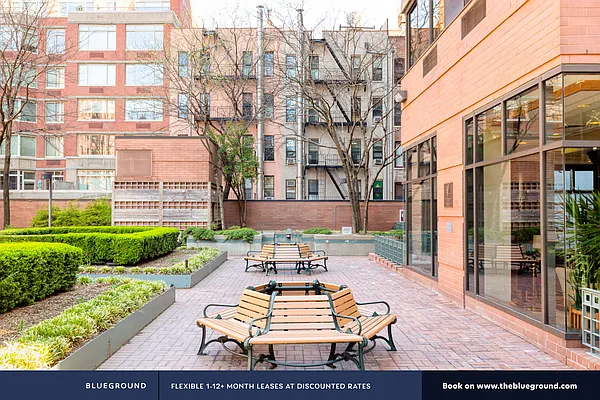 Rented by The Blueground | media 104