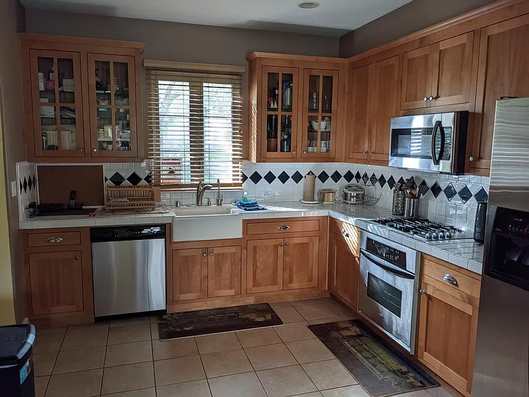 1208 Jardine Ct — Photo 5