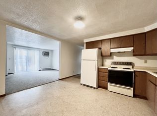 408 Cedar St APT 8, Somerset, WI 54025