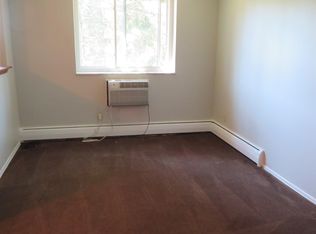 284 Moon Clinton Rd APT 21, Coraopolis, PA 15108