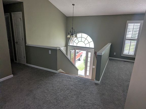 4th image of 2553 SE Kimbrough Ln