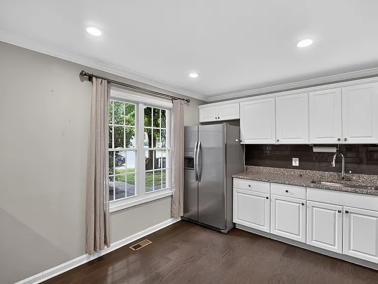6176 Martins Landing Ct — Photo 7