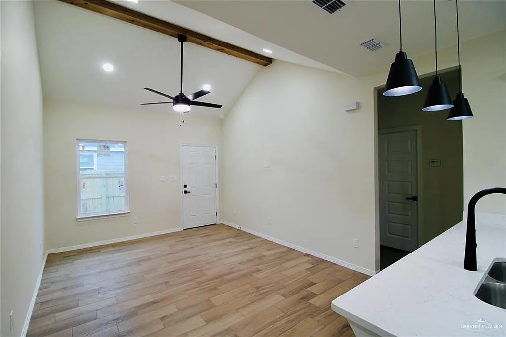 2 bed, 3.0 bath, 1056 sqft, $1,250 — Photo 2