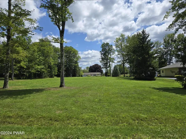 Woodlyn Ln N, Honesdale, PA 18431