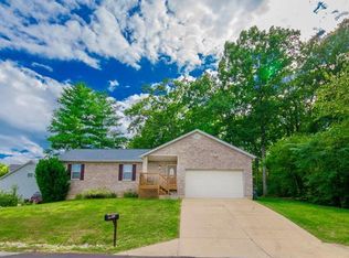 9795 W Vista Dr, Hillsboro, MO 63050